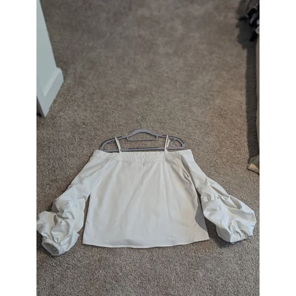 Women cream Forever 21 Top with ruffle sleeves - Picture 7 of 9